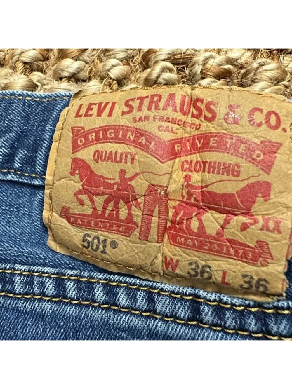 Levi's 501 Original Fit Men's Blue Denim Jeans Size 36x36 Straight Leg Button Fl